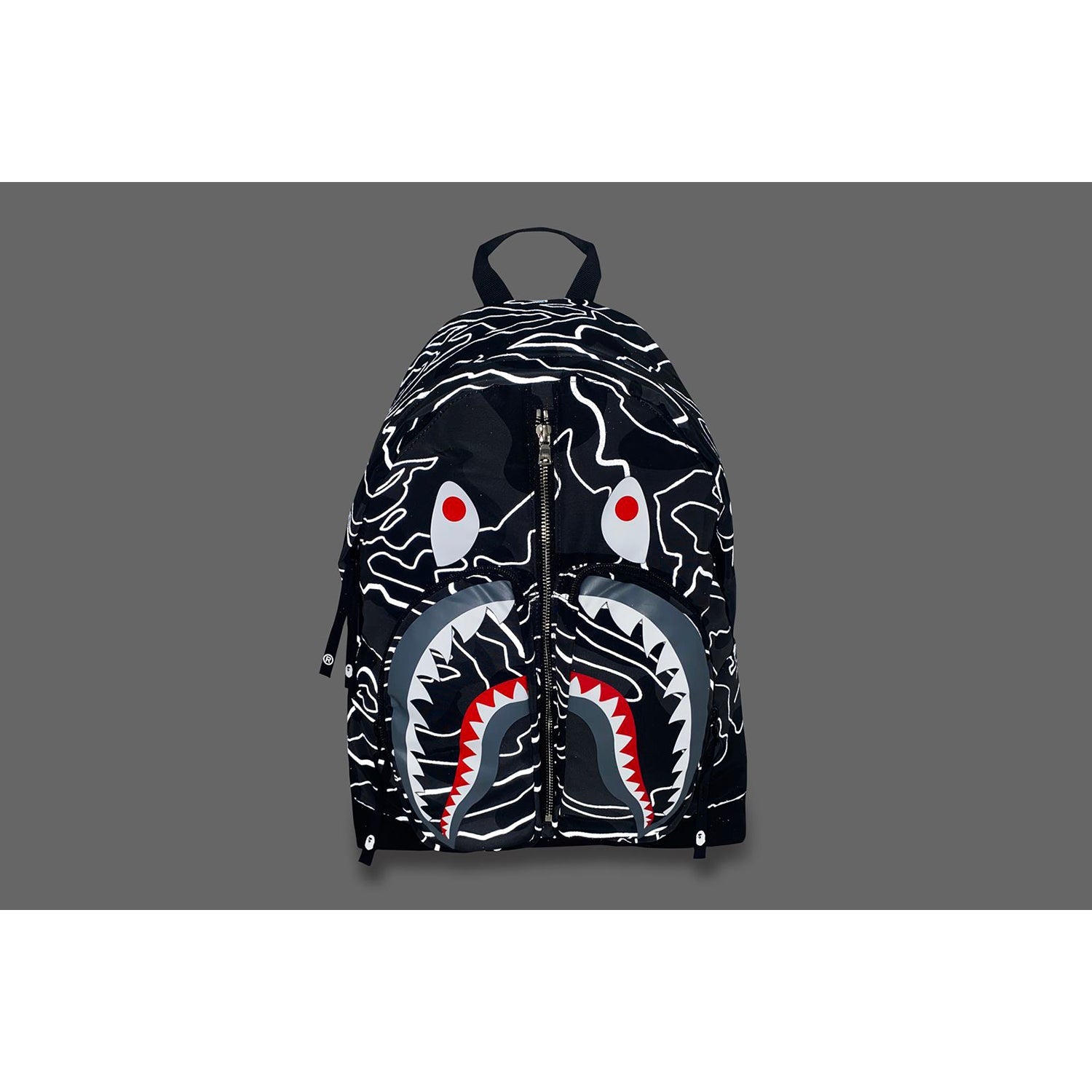 LAYERED LINE CAMO SHARK DAYPACK